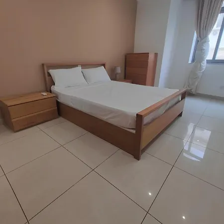 4 Double Bedroom With Terrace In The Centre Of *