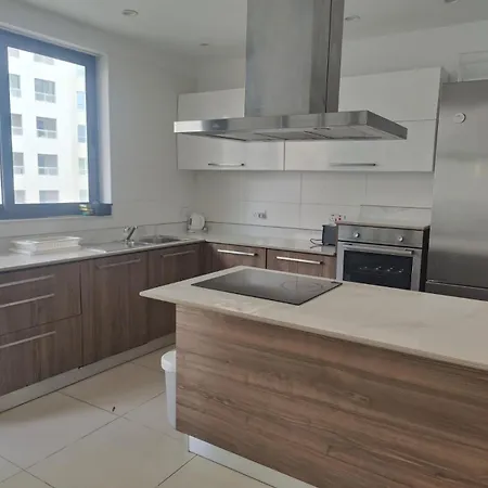 4 Double Bedroom With Terrace In The Centre Of