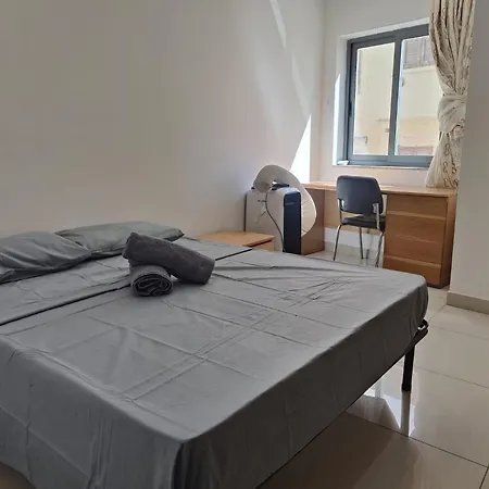 4 Double Bedroom With Terrace In The Centre Of Apartment Sliema