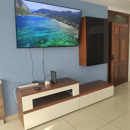 4 Double Bedroom With Terrace In The Centre Of *