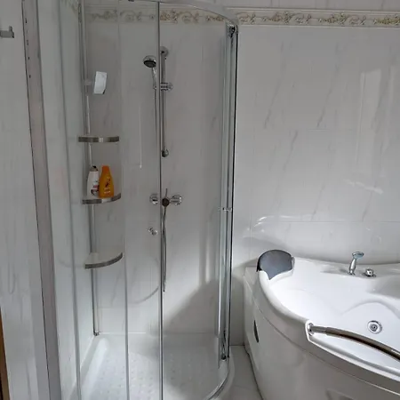4 Double Bedroom With Terrace In The Centre Of